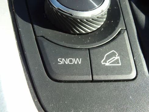 Used 2021 Toyota RAV4 Limited image 16