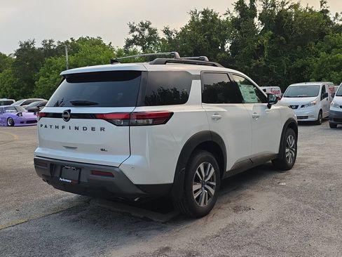 New 2026 Nissan Pathfinder SL FWD image 7