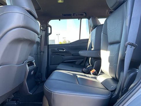 Used 2024 Lexus GX 550 w/ Cold Area Package AWD/4WD image 27