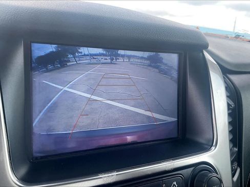 Used 2019 Chevrolet Suburban Premier w/ Premier Plus Edition AWD/4WD image 25
