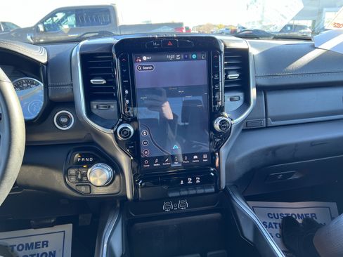 Used 2025 RAM 1500 Laramie image 10