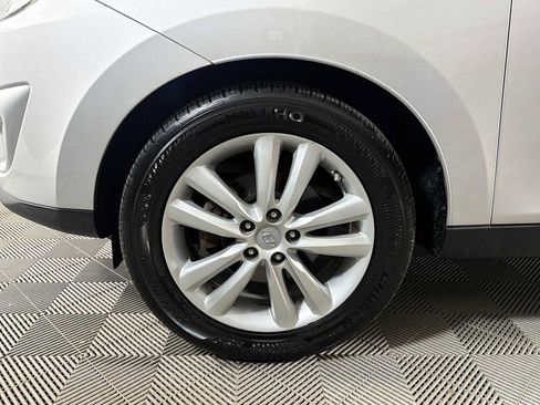 Used 2012 Hyundai Tucson Limited AWD/4WD image 25