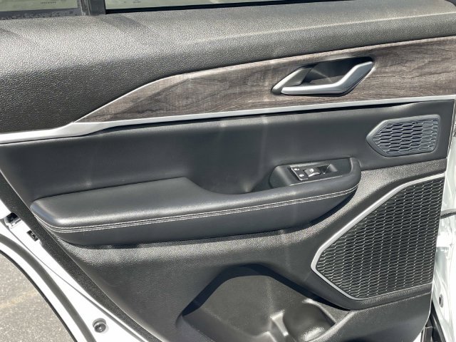 Used 2023 Jeep Grand Cherokee 4WD 4xe image 32