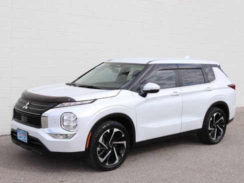 Used 2022 Mitsubishi Outlander ES image 22