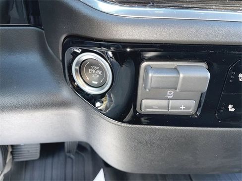 New 2026 GMC Sierra 1500 Elevation w/ LPO, Elevation Black Package image 17