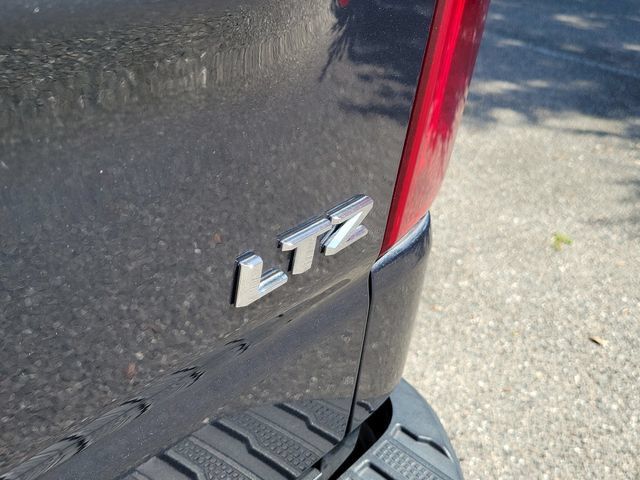 Certified 2021 Chevrolet Silverado 1500 LTZ w/ Technology Package AWD/4WD image 11