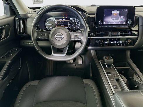 Used 2025 Nissan Pathfinder SV image 23