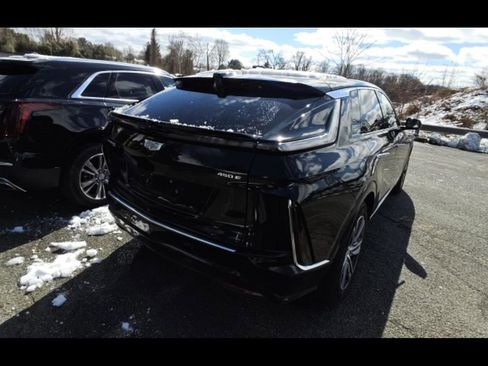 Used 2024 Cadillac Lyriq Luxury image 8