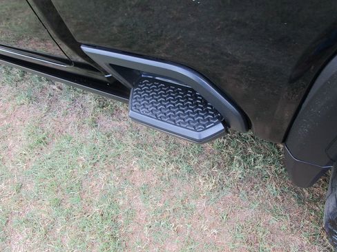 Used 2024 GMC Sierra 2500 AT4 w/ AT4 Premium Plus Package image 16