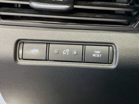 Used 2023 Nissan Altima 2.5 SR FWD image 10