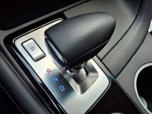 Used 2025 Genesis G70 2.5T image 21