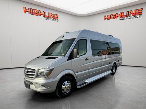 Used 2016 Mercedes-Benz Sprinter 3500 image 1