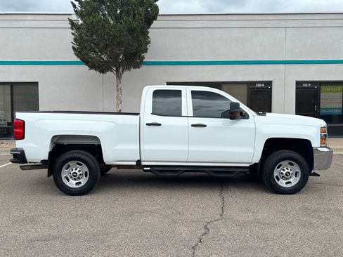Used 2019 Chevrolet Silverado 2500 W/T AWD/4WD image 2