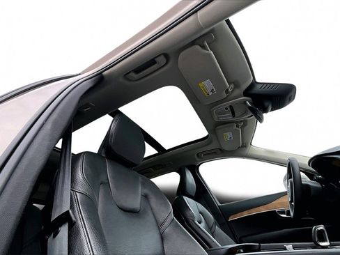 Used 2023 Volvo XC90 B6 Plus w/ Protection Package Premier image 28