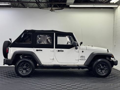 Used 2010 Jeep Wrangler Unlimited Sport AWD/4WD image 4