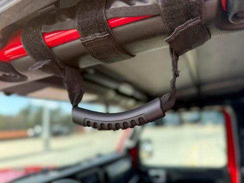 Used 2022 Jeep Wrangler Unlimited Sport image 17