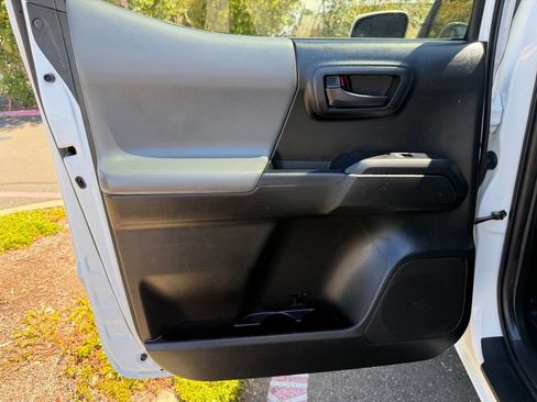 Used 2022 Toyota Tacoma SR AWD/4WD image 28