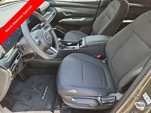 Used 2025 Hyundai Tucson SE image 11