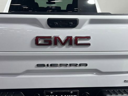 Used 2023 GMC Sierra 1500 SLE image 12