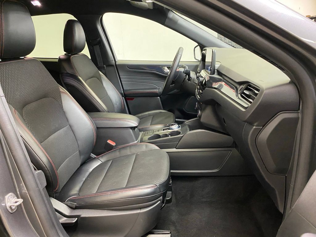 Used 2025 Ford Escape ST-Line FWD image 23