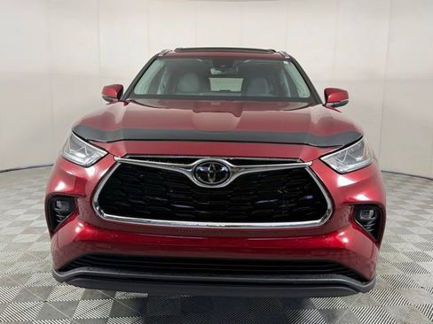 Used 2023 Toyota Highlander Limited FWD image 7