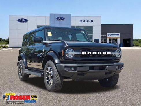 Certified 2025 Ford Bronco Outer Banks AWD/4WD image 1