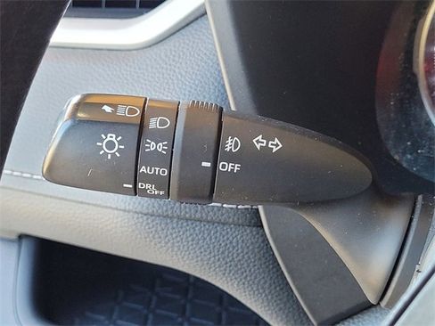 Used 2020 Toyota RAV4 XLE image 32