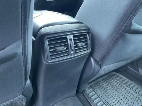 Used 2018 Nissan Rogue S image 20