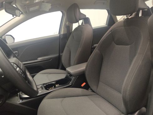 Used 2025 Kia K4 FWD image 17