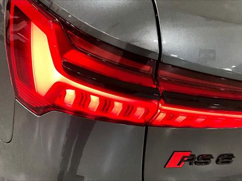 Used 2025 Audi RS 6 performance image 30