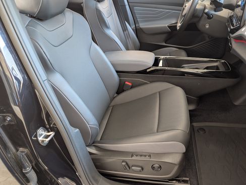 Used 2023 Volkswagen ID.4 Pro S image 21