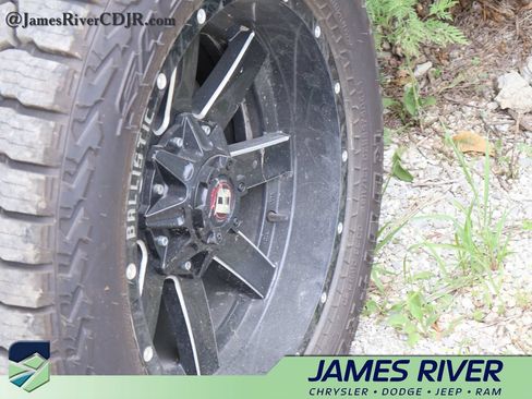 Used 2021 Chevrolet Silverado 1500 Custom Trail Boss AWD/4WD image 25