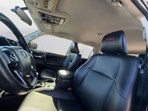 Used 2018 Toyota 4Runner TRD Off-Road Premium AWD/4WD image 14