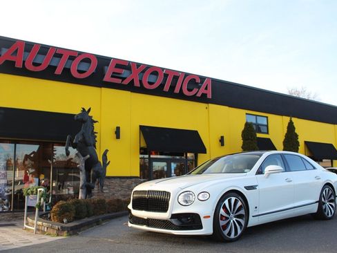 Used 2021 Bentley Flying Spur W12 image 1