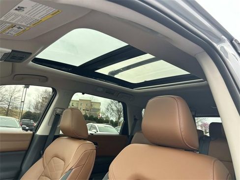 Used 2025 Nissan Pathfinder Platinum w/ Cargo Package image 24