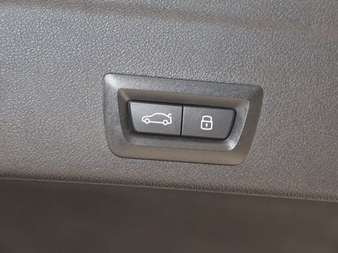 Used 2024 BMW X6 xDrive40i w/ Premium Package image 70