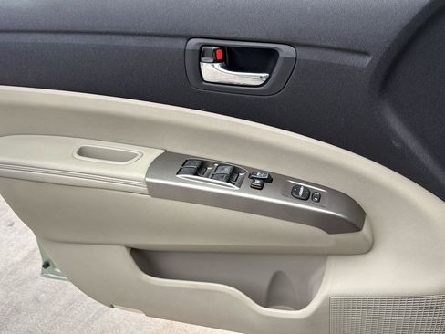Used 2009 Toyota Prius w/ Pkg 6 FWD image 26