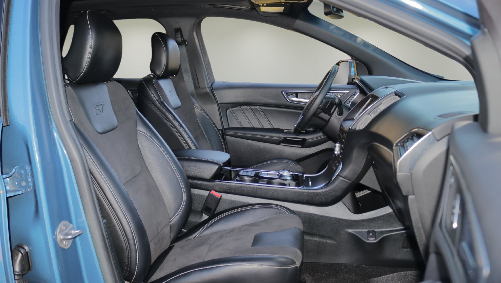 Used 2019 Ford Edge ST w/ Equipment Group 401A AWD/4WD image 17