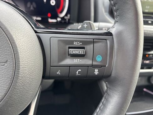 Used 2023 Nissan Rogue Platinum w/ Platinum Premium Package image 9