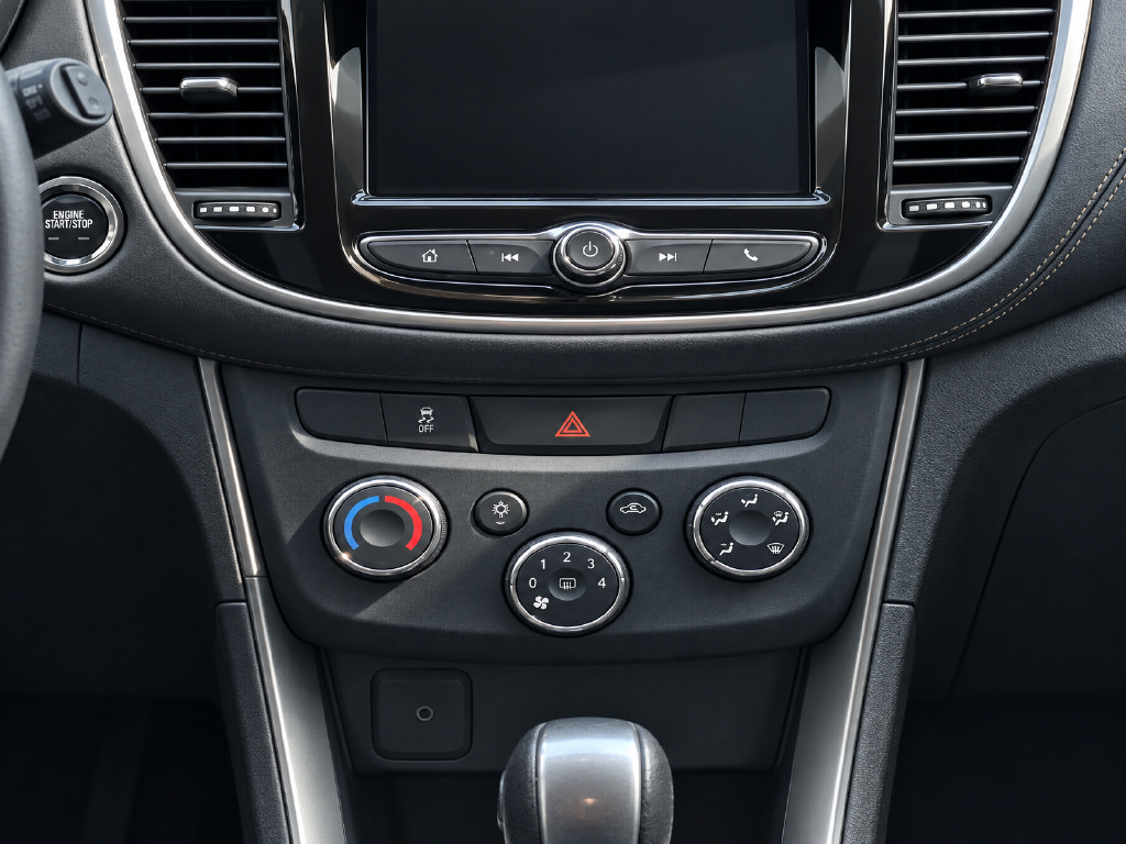 Used 2020 Chevrolet Trax LT w/ Sun & Sound Package FWD image 10