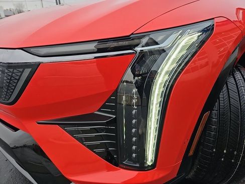 New 2026 Cadillac Optiq Sport 2 image 32