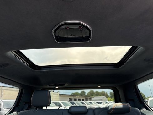 Used 2022 Jeep Grand Wagoneer Series II w/ Convenience Group III image 28