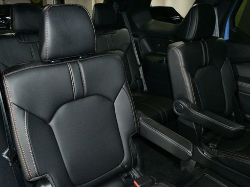 Used 2025 Honda Pilot TrailSport image 18
