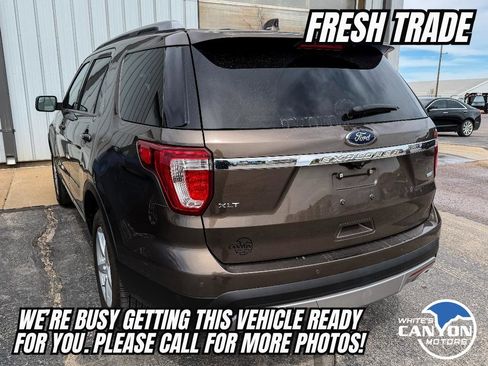 Used 2016 Ford Explorer XLT w/ Equipment Group 201A image 3