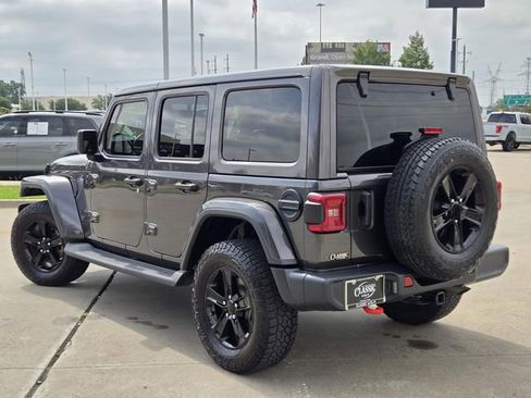 Used 2021 Jeep Wrangler Unlimited Sahara AWD/4WD image 4