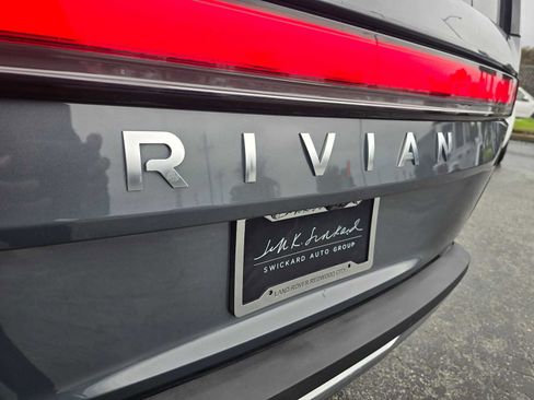 Used 2023 Rivian R1S Adventure image 17