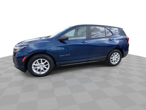 Used 2023 Chevrolet Equinox LS w/ LS Convenience Package image 7