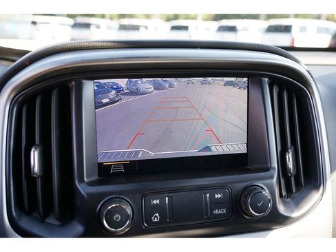 Used 2020 Chevrolet Colorado LT w/ Safety Package image 27