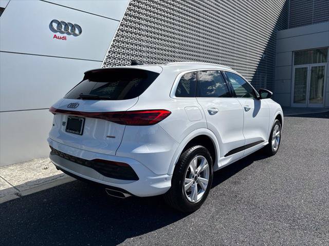Used 2025 Audi Q5 Premium w/ Convenience Package AWD/4WD image 3