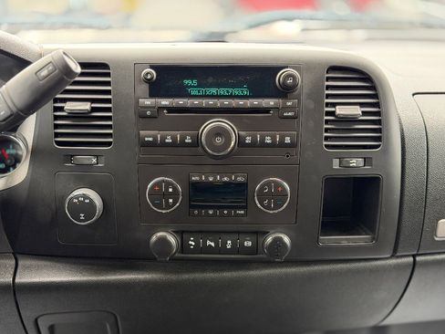 Used 2014 Chevrolet Silverado 2500 LT w/ Interior Plus Package image 12